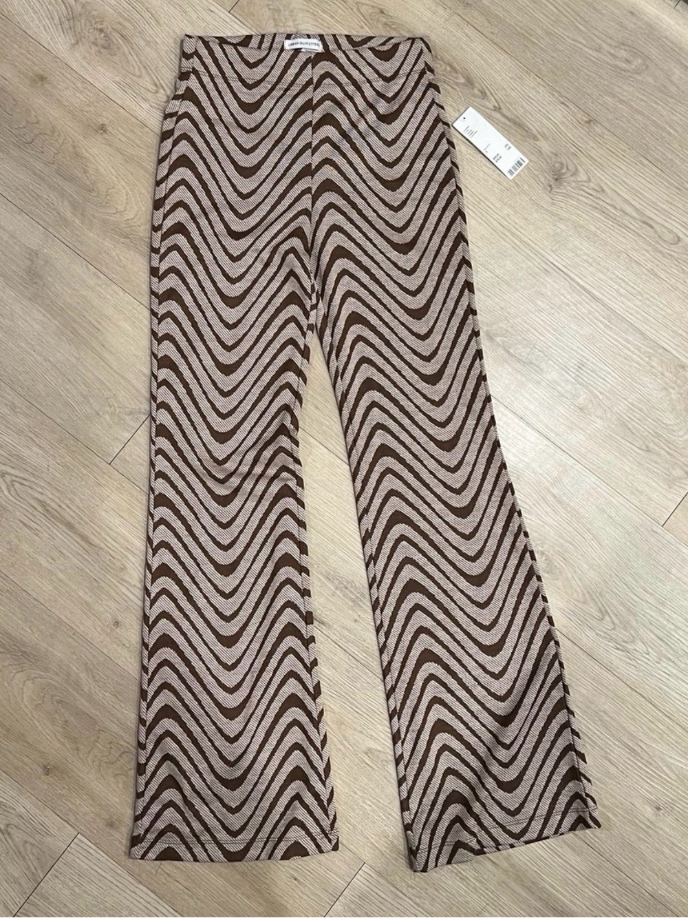 NWT Urban Outfitters Brown & Cream Wave Print Flare Pants